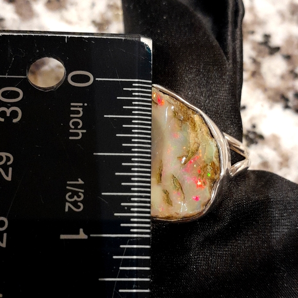 925 Sterling Silver Ring with Huge Ethiopian Opal Rough - Picture 4 of 16
